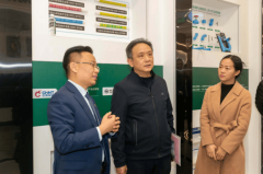 <b>消费者权益受损、坚苦</b>